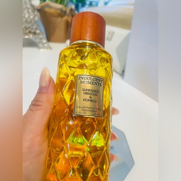 SUNKISSED HIBISCUS & POMELO EDP by Indulgent Moments (AUTHENTIC) 2ml sample vial - Picture 3 of 5